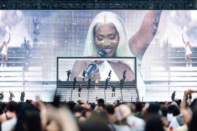 Concert d&rsquo;Aya Nakamura au Stade de France : une entrée spectaculaire pour un show mémorable