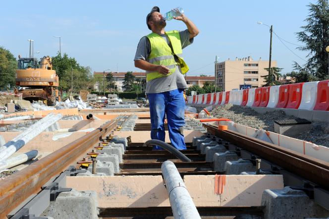 Travailler en période de canicule : les droits et recommandations pour les salariés