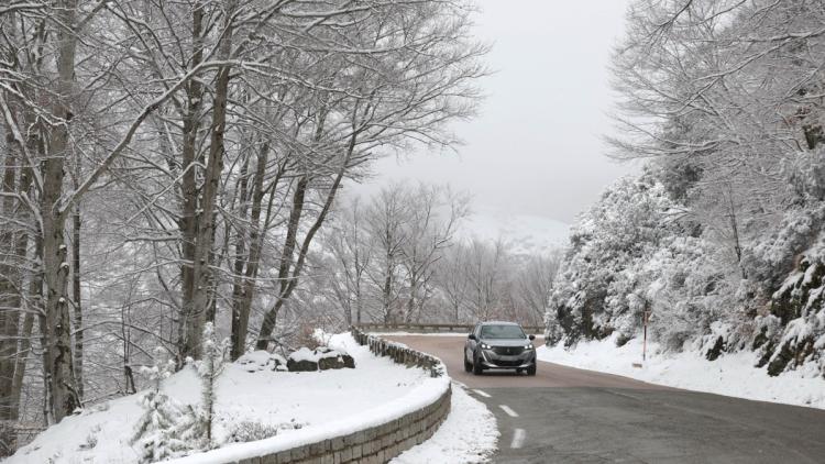 Une vague de froid et de neige inattendue en France en mai