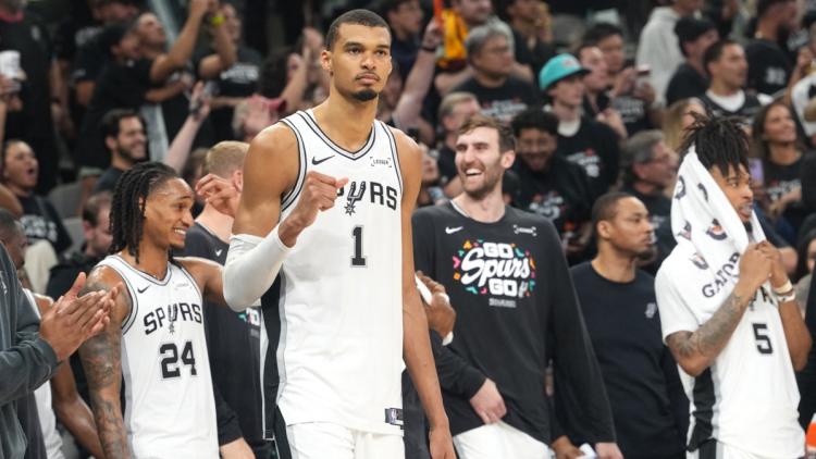 Les Spurs Visent la Victoire Contre le Champion en Titre