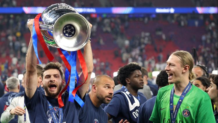 Khvicha Kvaratskhelia, meilleur joueur de la Ligue des champions 2025/26