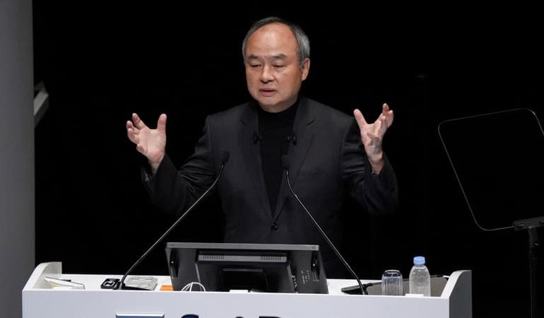 SoftBank annonce un investissement record en IA en France