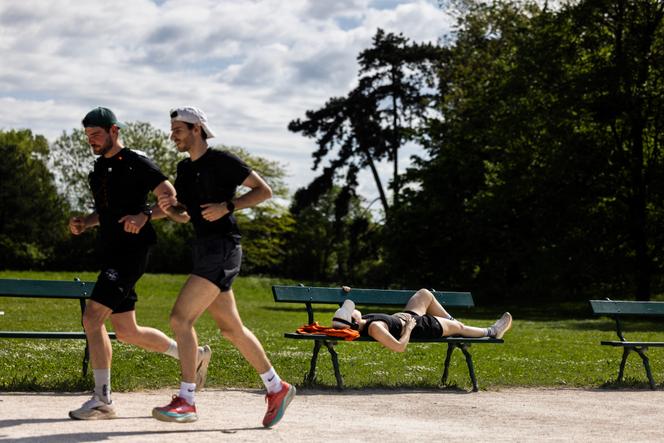 Pratiquer une activité physique sous la chaleur : les risques et précautions