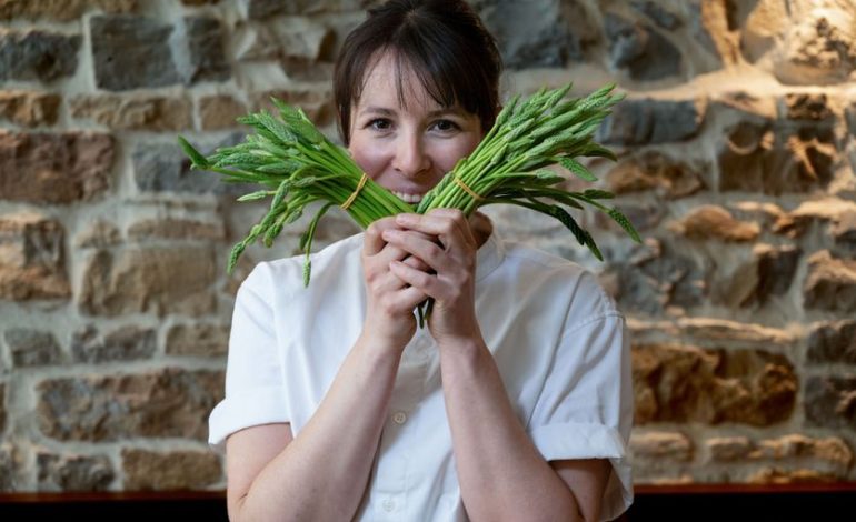 Portrait d&rsquo;Emily Dader, Cheffe du Restaurant Trèfle à Lyon