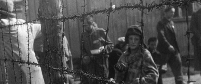 Images inédites de la libération des camps nazis dévoilées