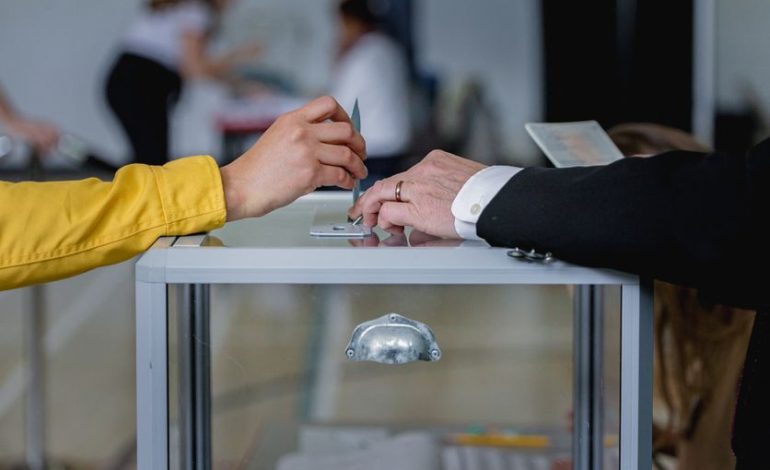 Les Élections Consulaires : Un Enjeu Politique Croissant pour les Partis