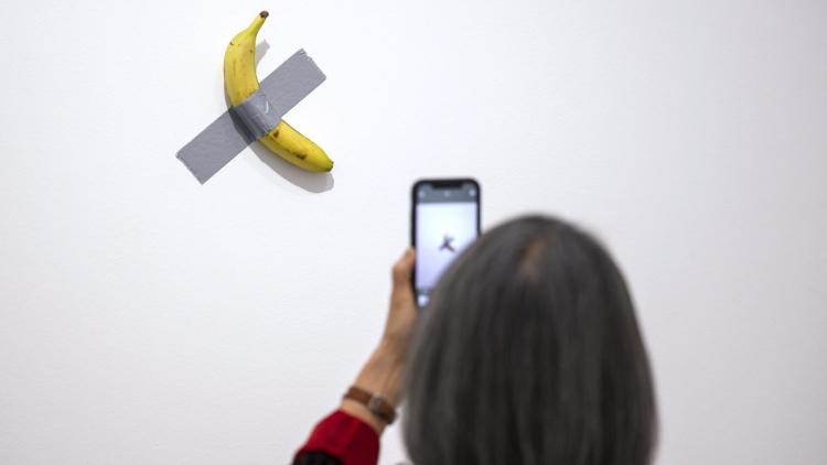 Vol insolite au Centre Pompidou-Metz : la banane de Maurizio Cattelan