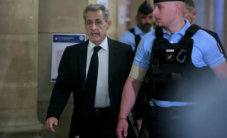 Les tensions entre Nicolas Sarkozy et Claude Guéant s&rsquo;intensifient au procès
