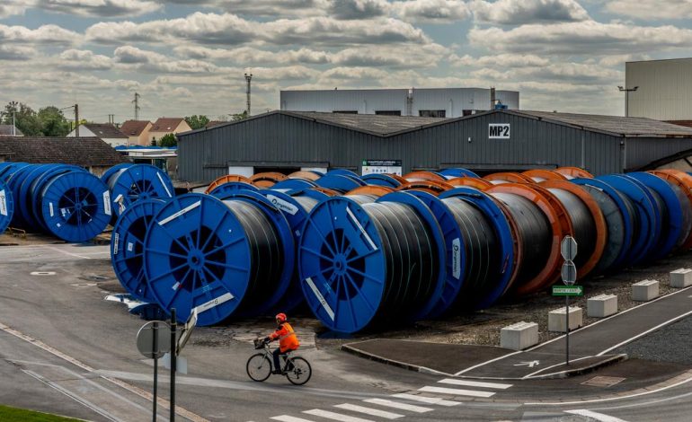 Investissements en fibre optique et électrification en France
