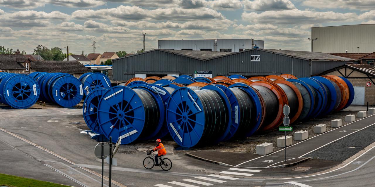 Investissements en fibre optique et électrification en France