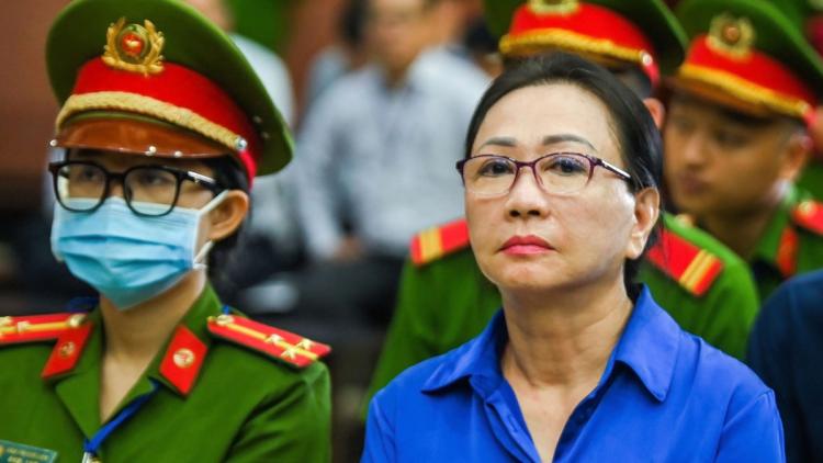 La vente aux enchères des biens de Truong My Lan