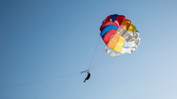 Un accident de parachute mortel à Frétoy-le-Château