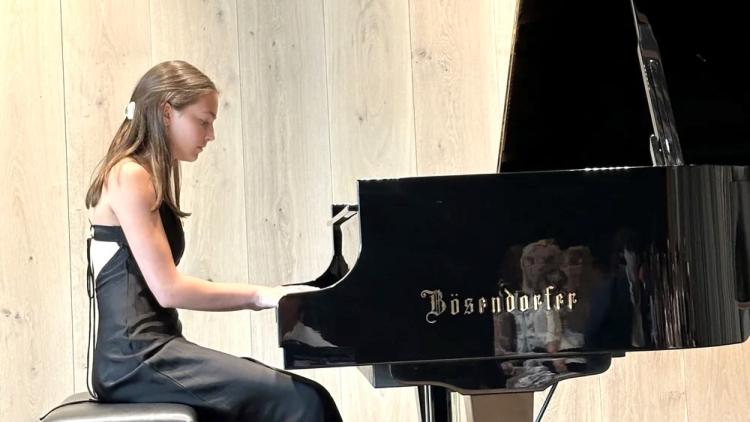 Un concert de piano pour les Enfants du Soleil à la Basilique Sainte-Clotilde