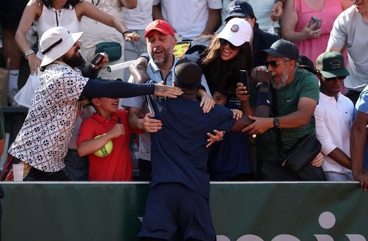 Frances Tiafoe retrouve sa raquette volée à Roland-Garros