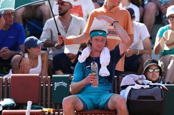 Deuxième jour de Roland-Garros 2026: Résumé et Faits Marquants