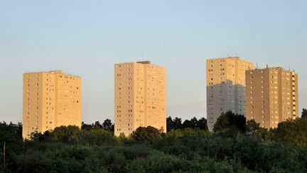Fusillade à Nantes : Un Mineur Tué et Deux Blessés