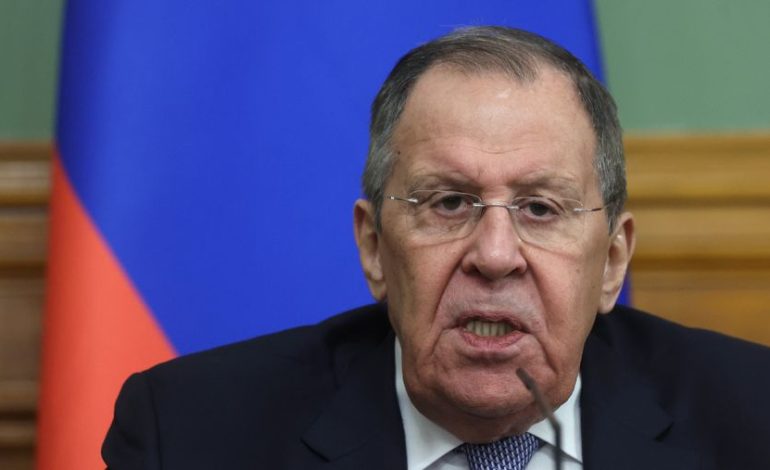 Tensions entre Russie et Ukraine : des avertissements diplomatiques en réponse aux frappes