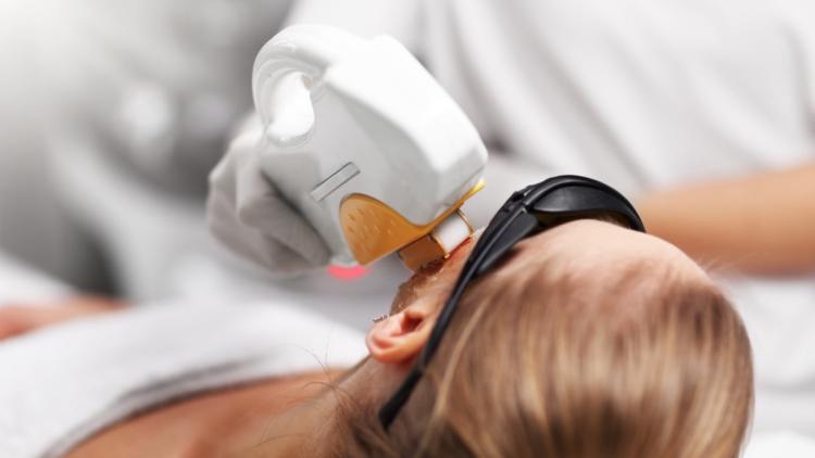 Épilation chez l&rsquo;enfant : recommandations et considérations