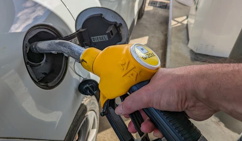 Les recettes fiscales sur le carburant en chute, mais une TVA en hausse : enquête des députés