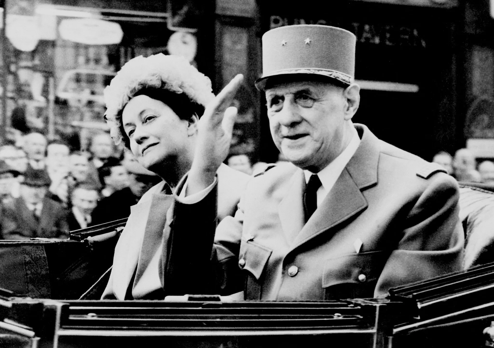 Simon Abkarian incarne le général de Gaulle dans « La Bataille de Gaulle »