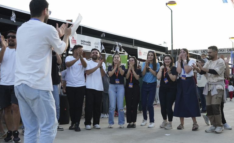 La Fête des Mères en Turquie et le Débat sur le Taux de Natalité