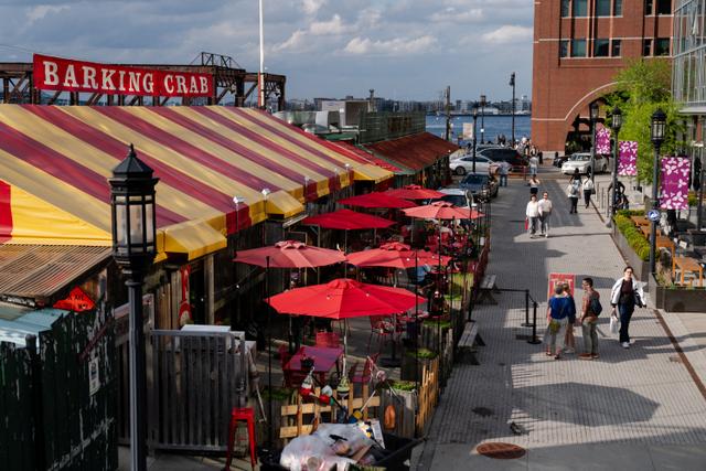 Les restaurants de Boston et les défis des pourboires obligatoires pendant la Coupe du Monde 2026