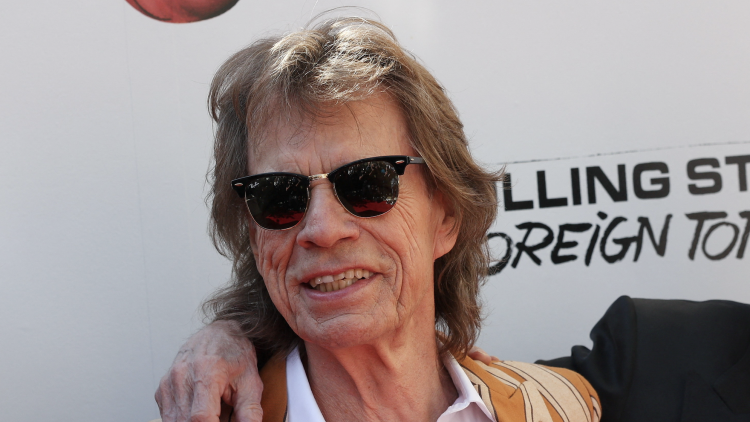 Mick Jagger rejoint le film «Three incestuous sisters»