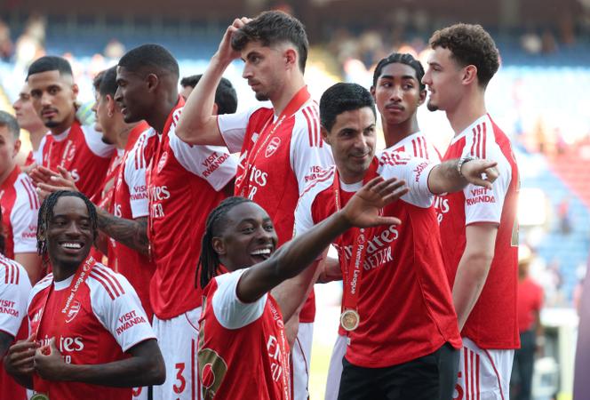 Arsenal vise la Ligue des champions après un triomphe en Premier League