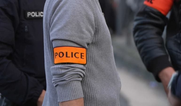 Une enquête ouverte après la découverte d’un corps dans une voiture incendiée à Échirolles