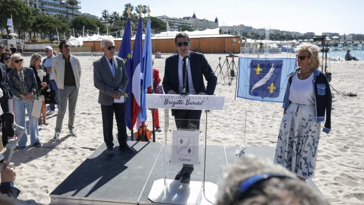 La Plage de Cannes Nommée en Hommage à Brigitte Bardot