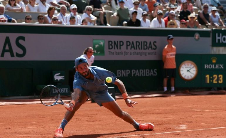 Roland-Garros : Première victoire française et défis pour la délégation tricolore