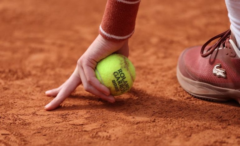 Les jeunes ramasseurs de balles au cœur de Roland-Garros 2026