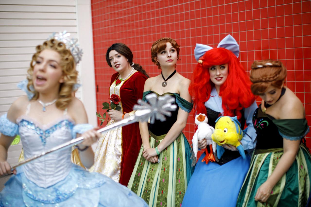 La passion des adultes pour Disney: Un fardeau ou un plaisir?