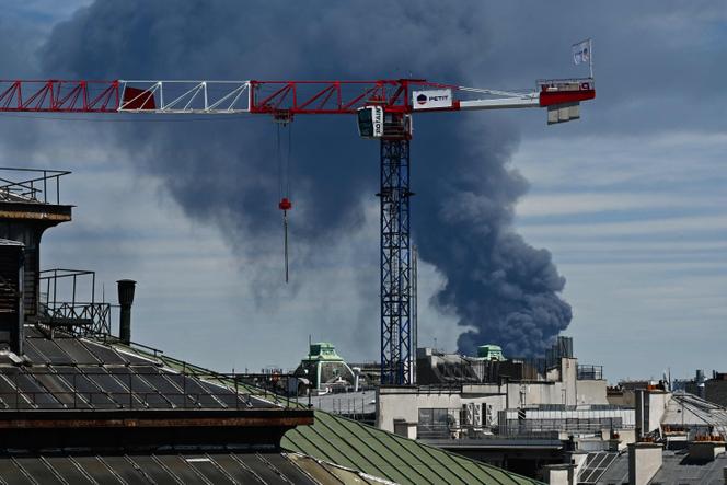 Incendie à Bobigny : un entrepôt dévasté