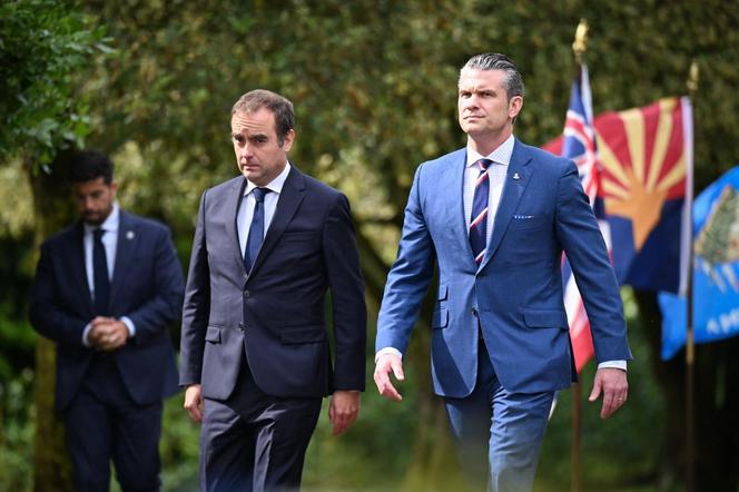 La visite du secrétaire à la défense des États-Unis en France