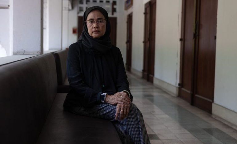 Portrait de Angkhana Neelapaijit: Une Voix pour les Droits Humains en Thaïlande
