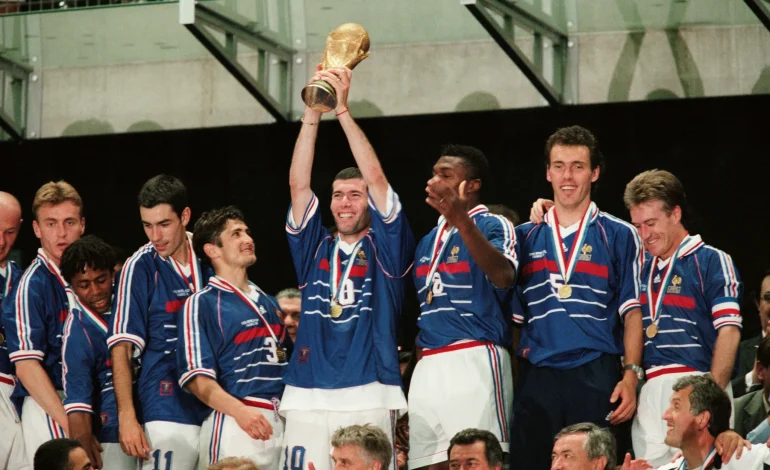 L&rsquo;équipe de France de football : une histoire sportive et politique
