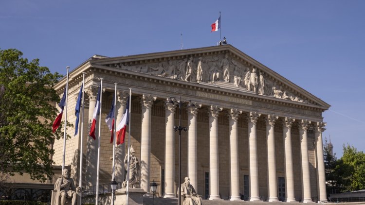 Session Extraordinaire du Parlement Français en Juillet