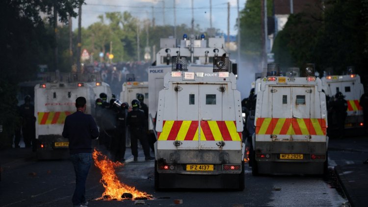 Émeutes à Belfast après une attaque au couteau