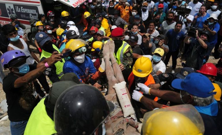 Catastrophe sismique au Venezuela : Les secours luttent pour sauver des vies