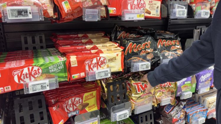 Fortes chaleurs: suspension des livraisons de chocolat en France