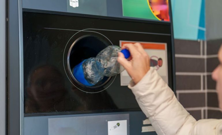 Débat sur la Consigne des Bouteilles en Plastique
