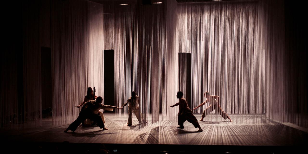 L&rsquo;influence contemporaine des danses folkloriques