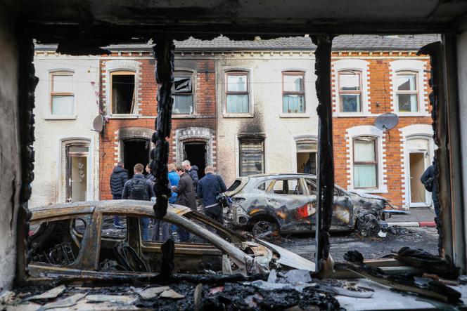 Tensions Racistes à Belfast Après une Agression au Couteau