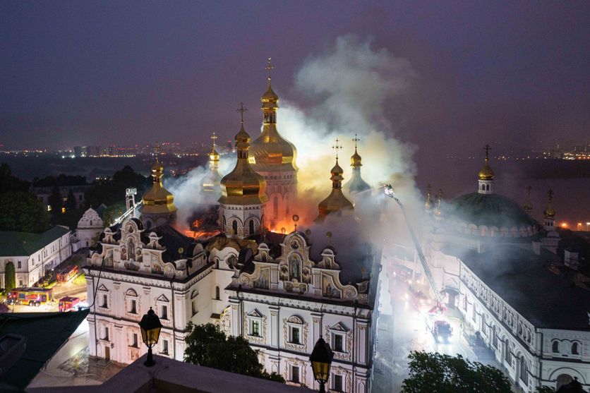 Tensions en Ukraine : Incendie à la Laure des grottes de Kiev