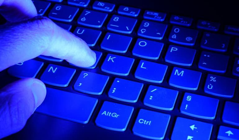 Inculpation de deux hackers liés au groupe &lsquo;Dumpsec&rsquo;