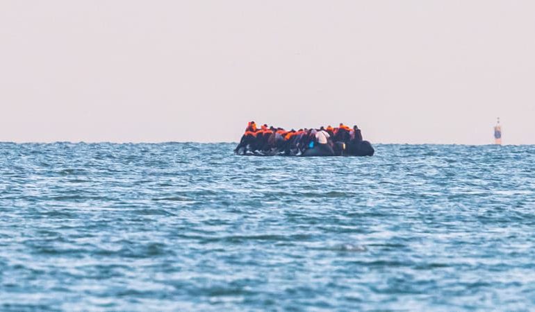 Un drame lors d&rsquo;une traversée de la Manche : un migrant retrouvé mort