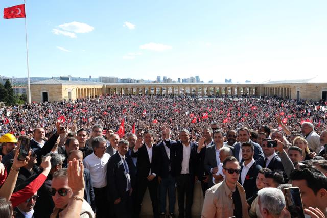 Conflit de leadership au sein du Parti républicain du peuple en Turquie