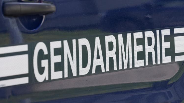 Enquête sur un Homicide à Estrablin