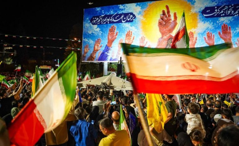 Exposition d&rsquo;un Drone lors d&rsquo;un Rassemblement en Iran